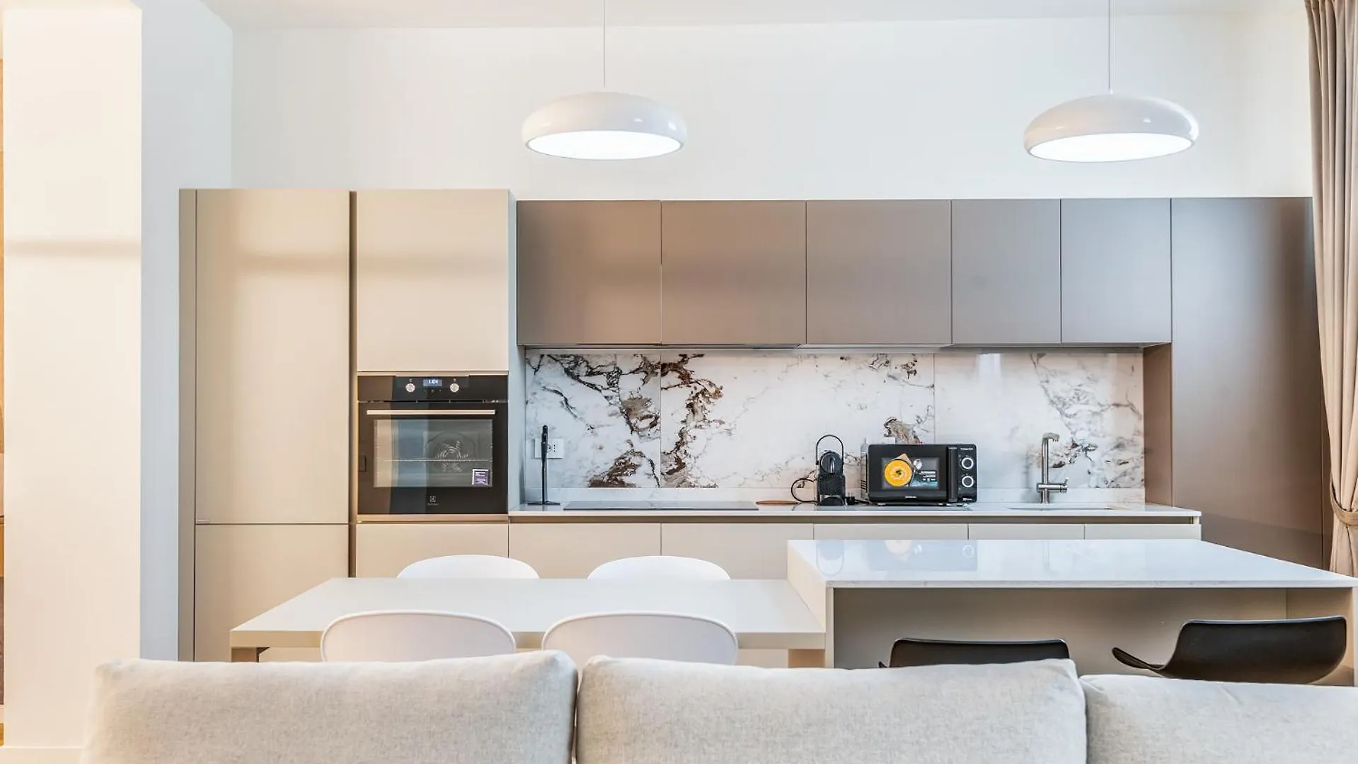 Апартаменты Brand New Milano Via Melzi D'Eril 18 4 Pax