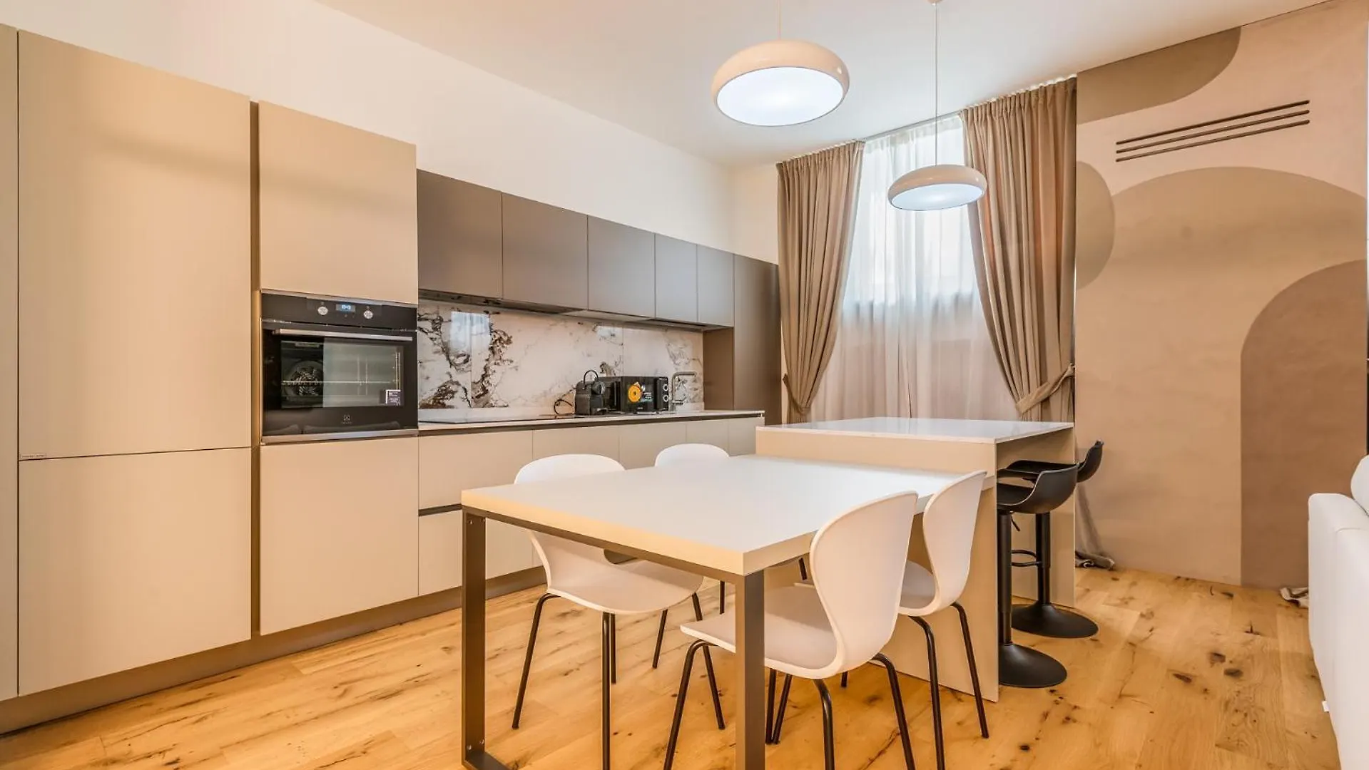 Апартаменты Brand New Milano Via Melzi D'Eril 18 4 Pax Милан