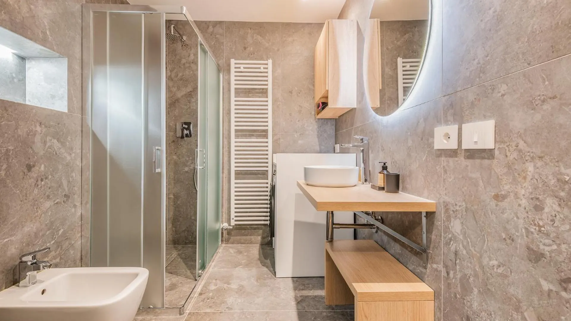 Апартаменты Brand New Milano Via Melzi D'Eril 18 4 Pax