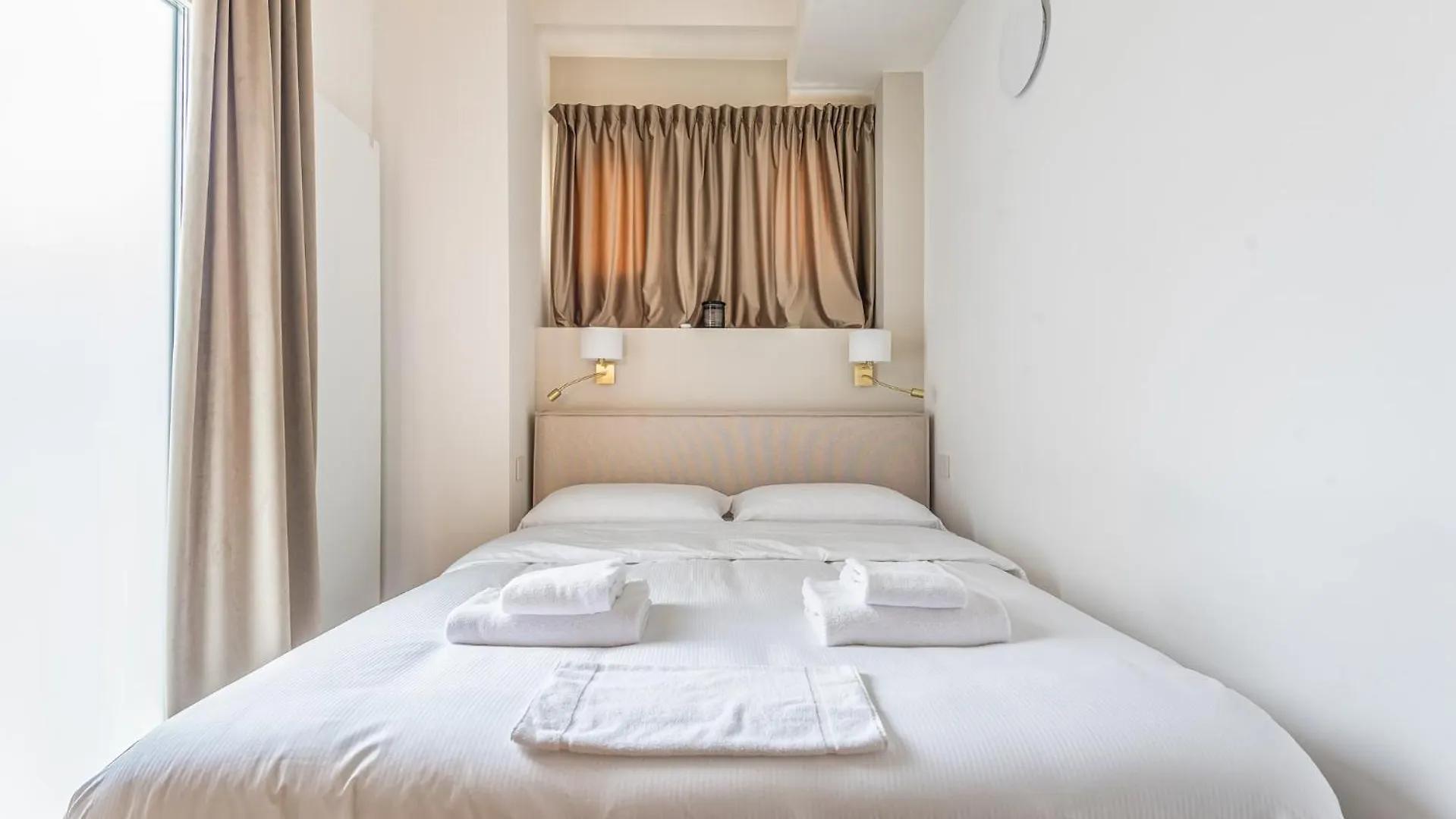 Апартаменты Brand New Milano Via Melzi D'Eril 18 4 Pax